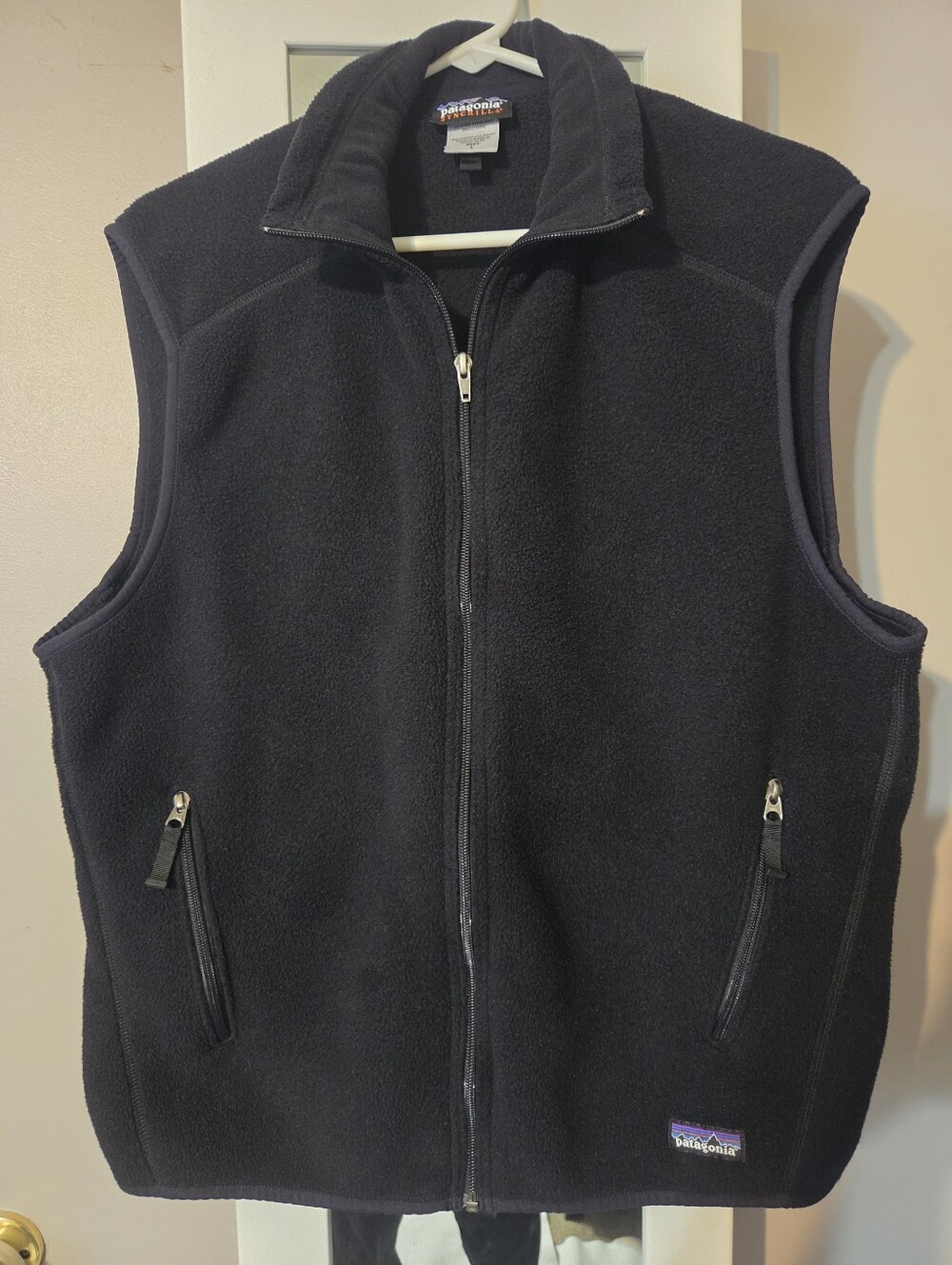 Patagonias Men's Black Full-Zip Fleece Vest. Sz L